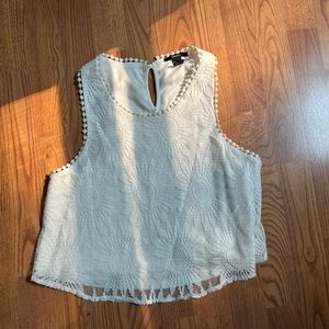 Forever 21 cropped lace sleeveless top
